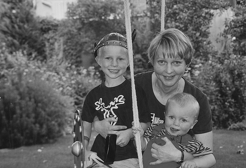 Christine Ullmann mit ihren beiden Kindern