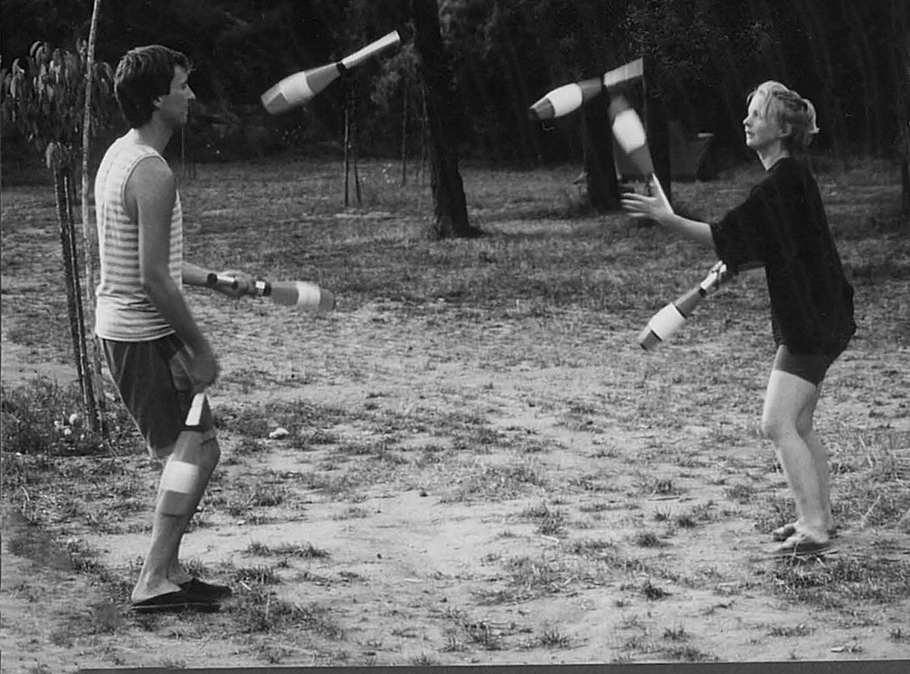 Christine Ullmann mit ihrem Mann beim Jonglieren